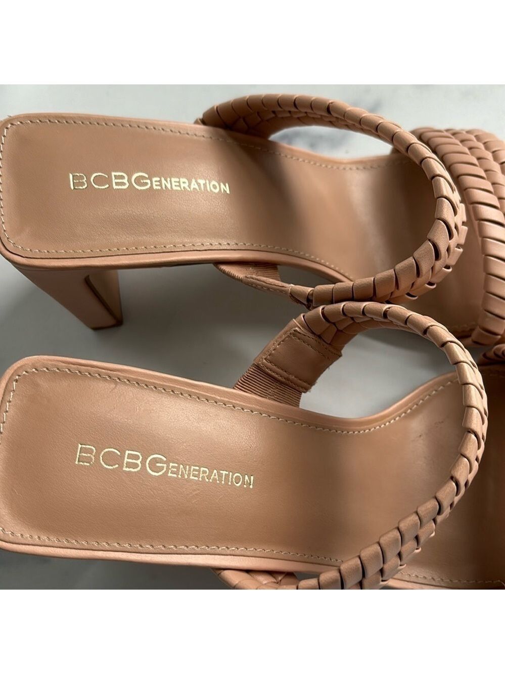 BCBGeneration Fenda Slide Sandals Size 9.5 NWOT - Picture 2 of 10